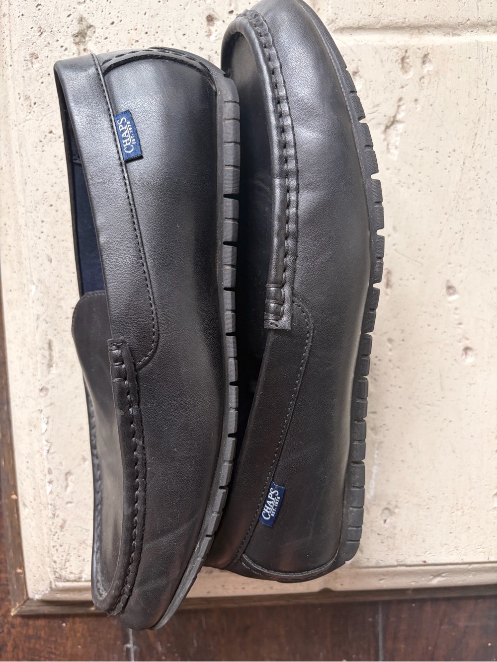 Chaps Men’s Black Leather Slip-On Loafers memory foam sz 8.5